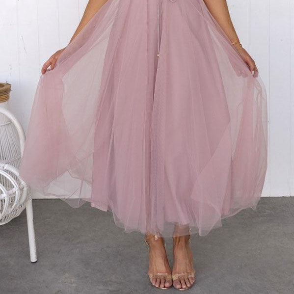Elegant Long Dress with Straps in Chiffon for a Modern Princess Party