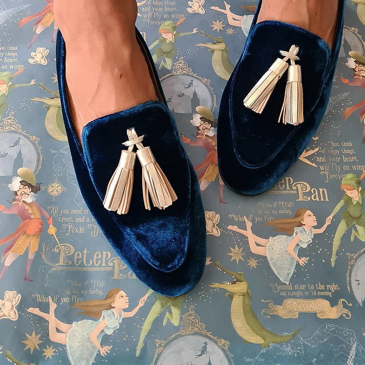 Women's Midnight Elegance: Luxurious Loafers with Champagne Tassels