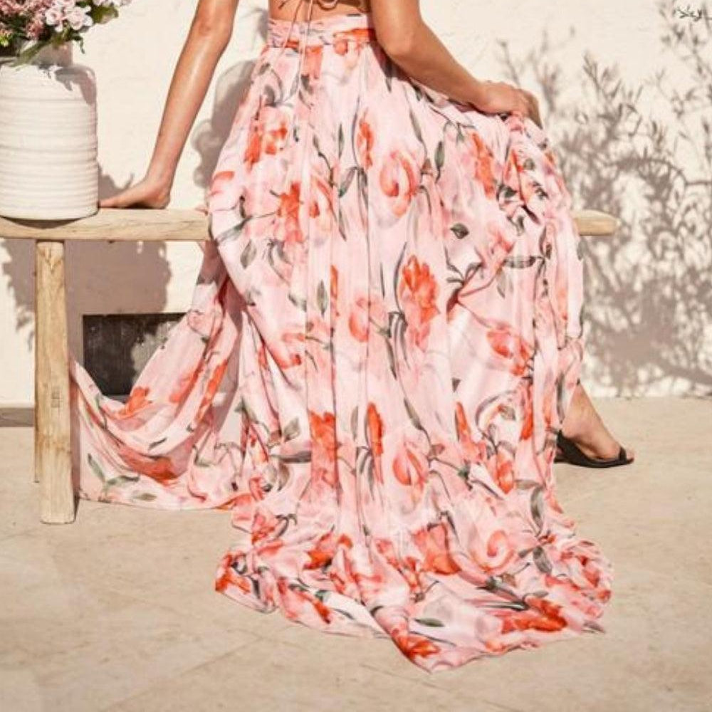 Women's Printed Maxi Dress without a Deep Neckline for an Elegantly