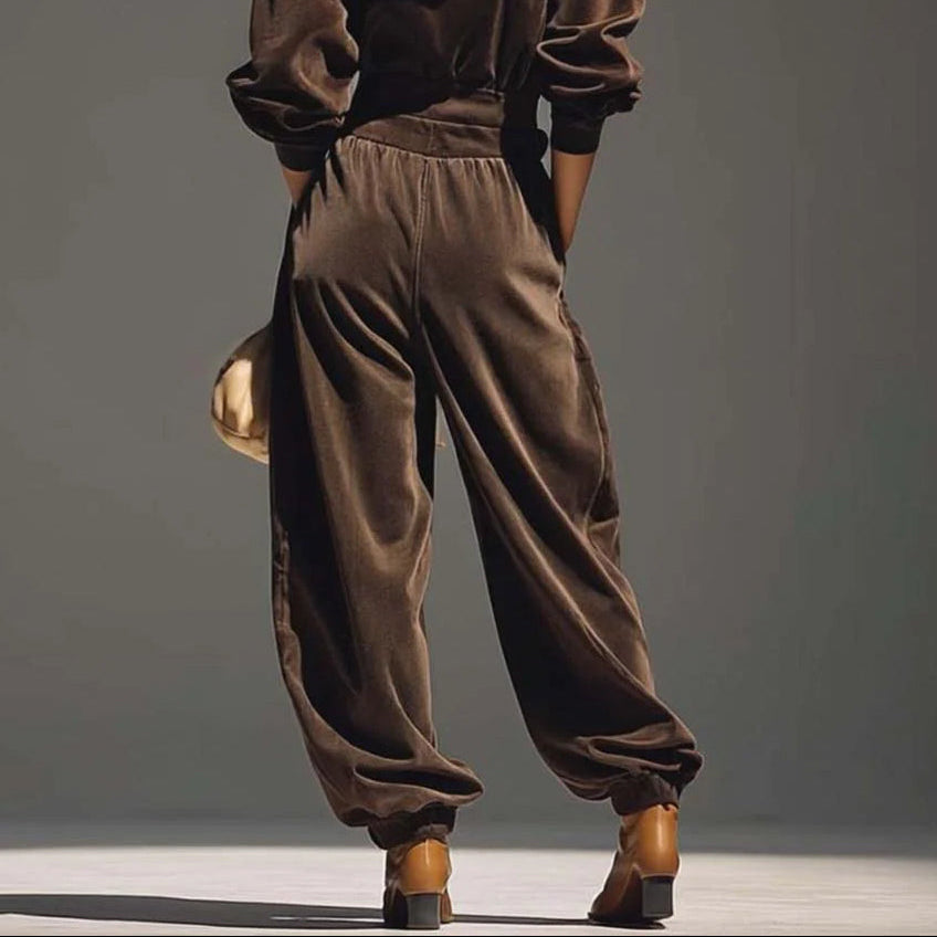 Sophisticated Women's Outfit Set