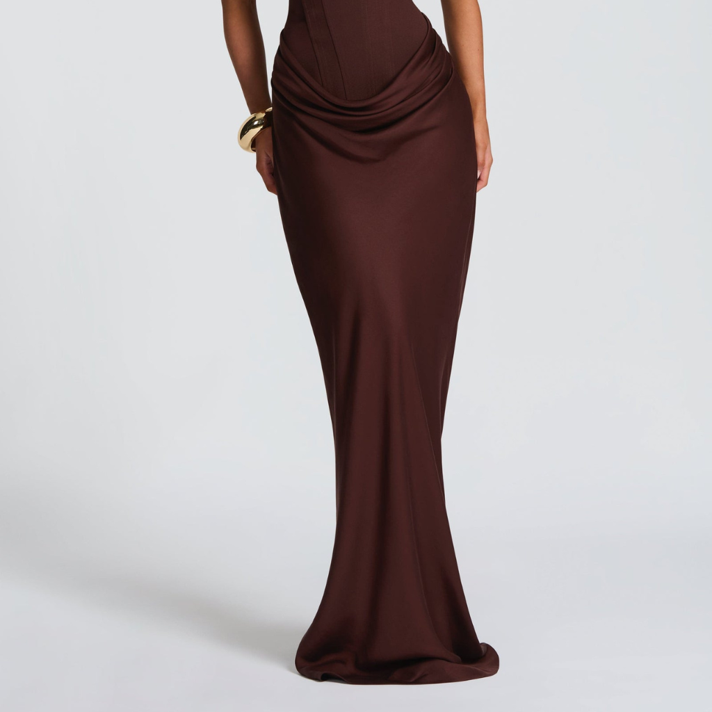 Hourglass Maxi Dress — Sculpted Silhouette, Effortless Style
