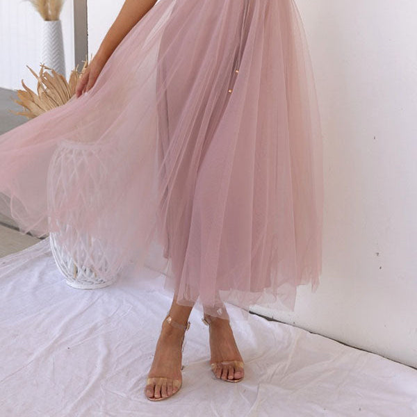 Elegant Maxi Dress with Straps in Chiffon for a Modern Princess Party