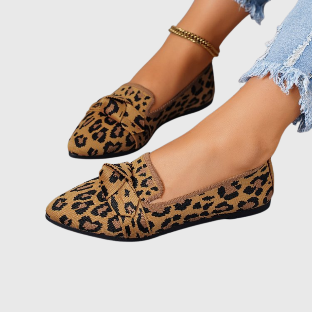 Women's Comfortable Tiger Print Loafers for a Sophisticated Style