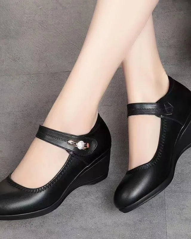 Chic Mid-Heel Comfort Shoes for All-Day Wear - Red