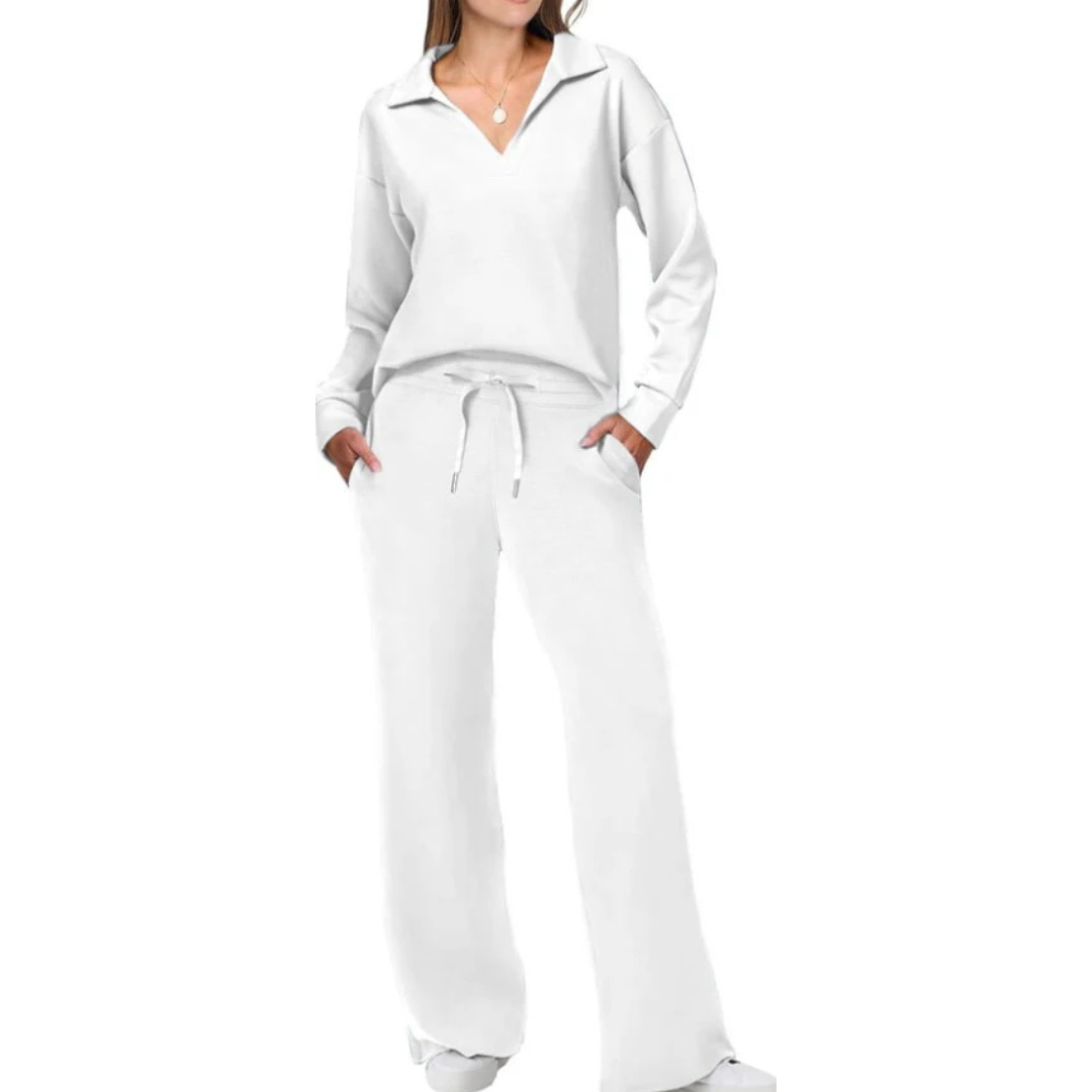 Chic Women's V-Neck Two-Piece Set with Relaxed-Fit Pants | Modern