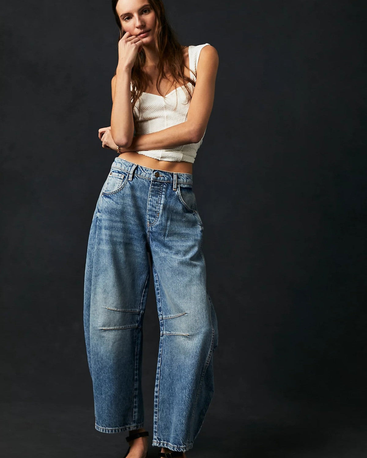 Bold Oversized Jeans – Effortless, Trend-Forward Denim