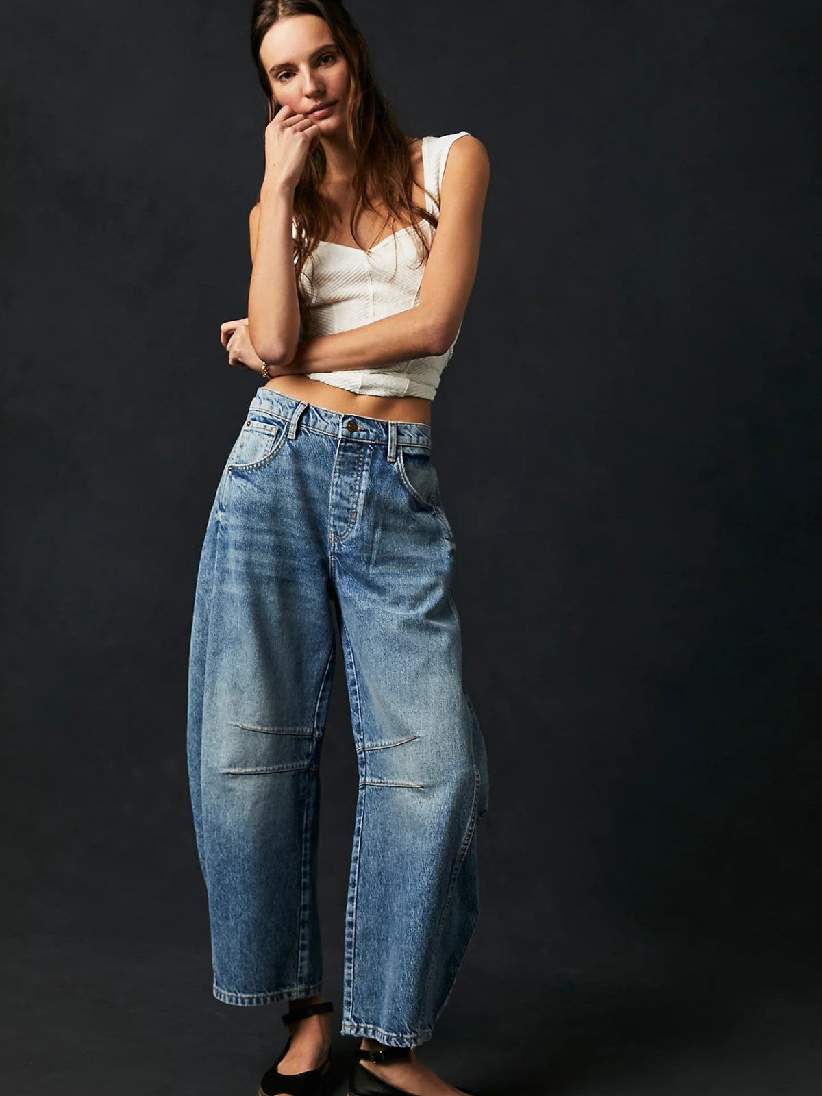 Bold Oversized Jeans – Effortless, Trend-Forward Denim