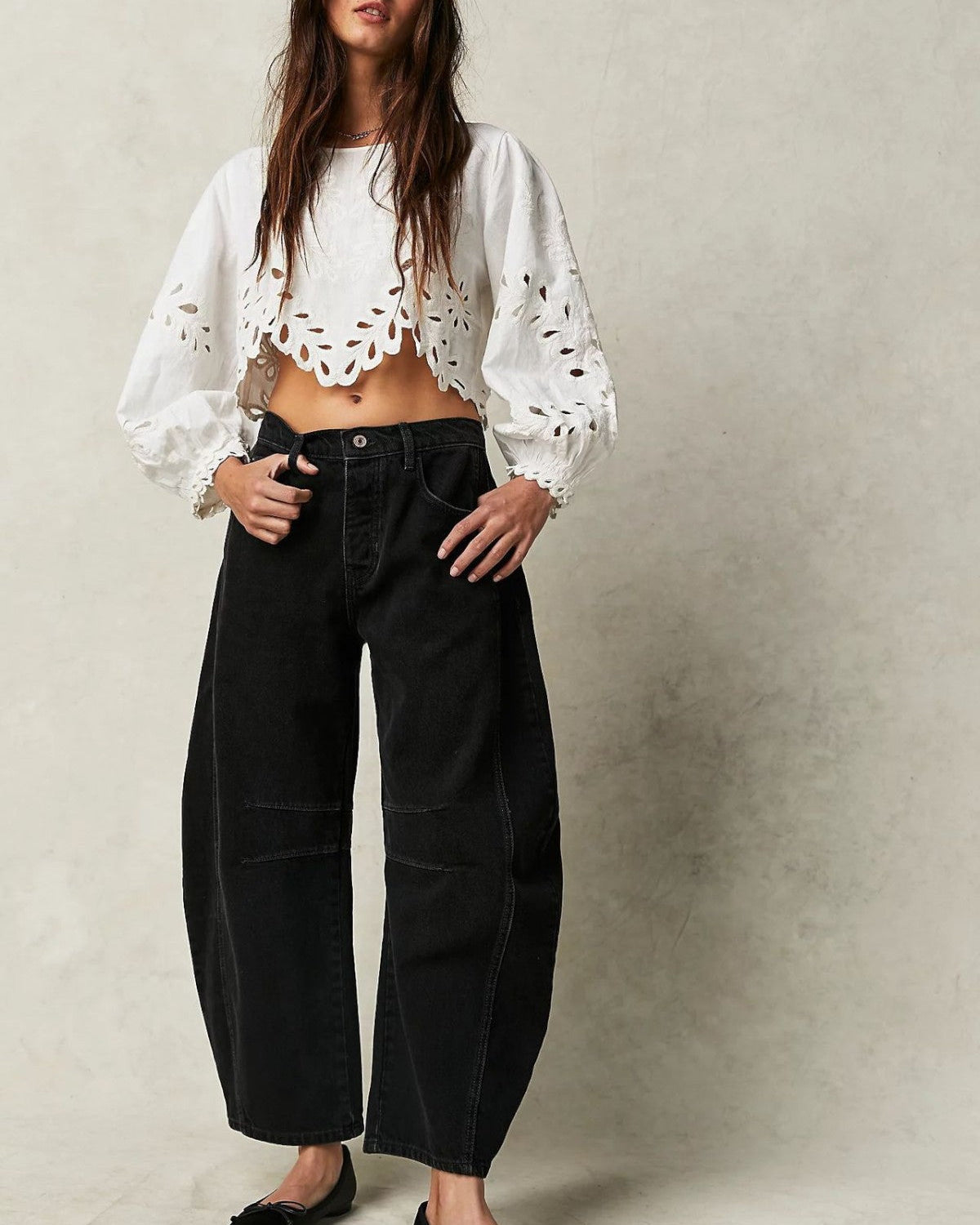 Bold Oversized Jeans – Effortless, Trend-Forward Denim