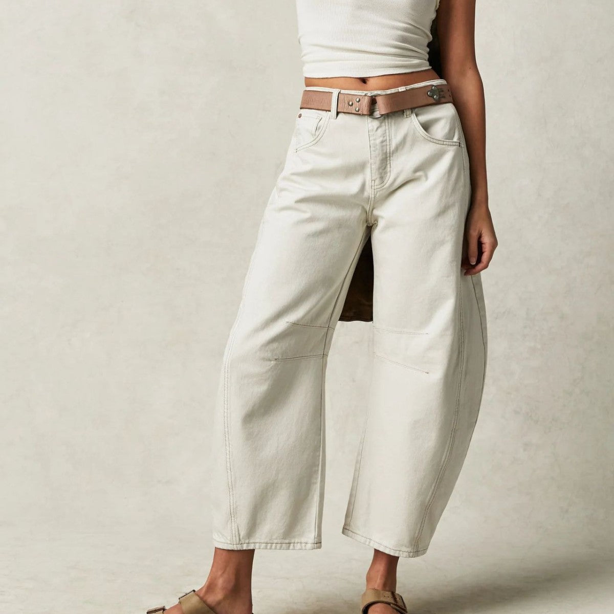 Bold Oversized Jeans – Effortless, Trend-Forward Denim