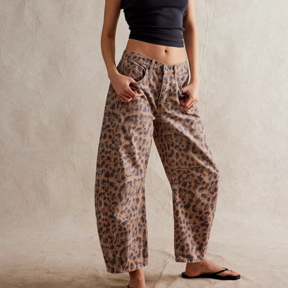 Bold Oversized Jeans – Effortless, Trend-Forward Denim