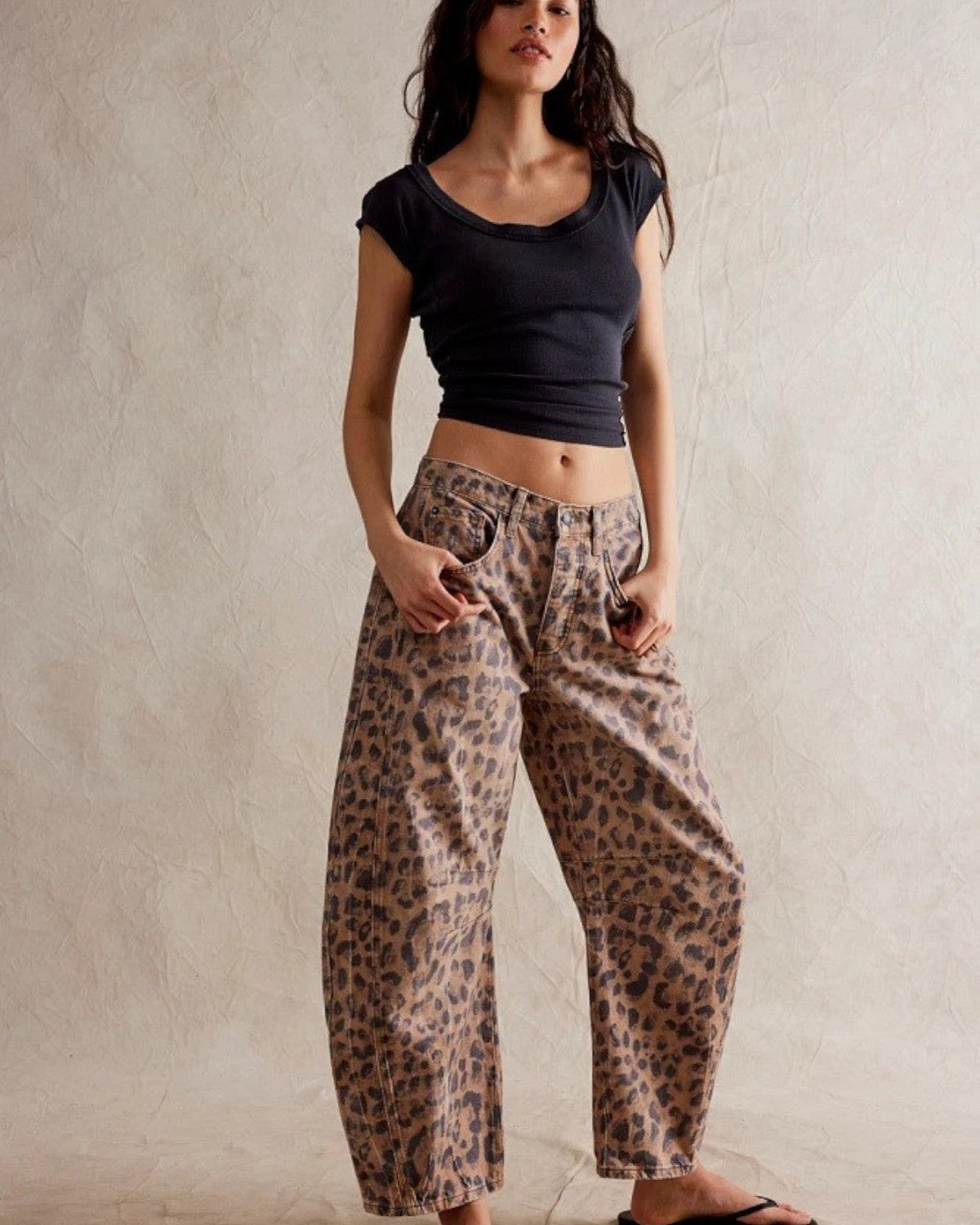 Bold Oversized Jeans – Effortless, Trend-Forward Denim