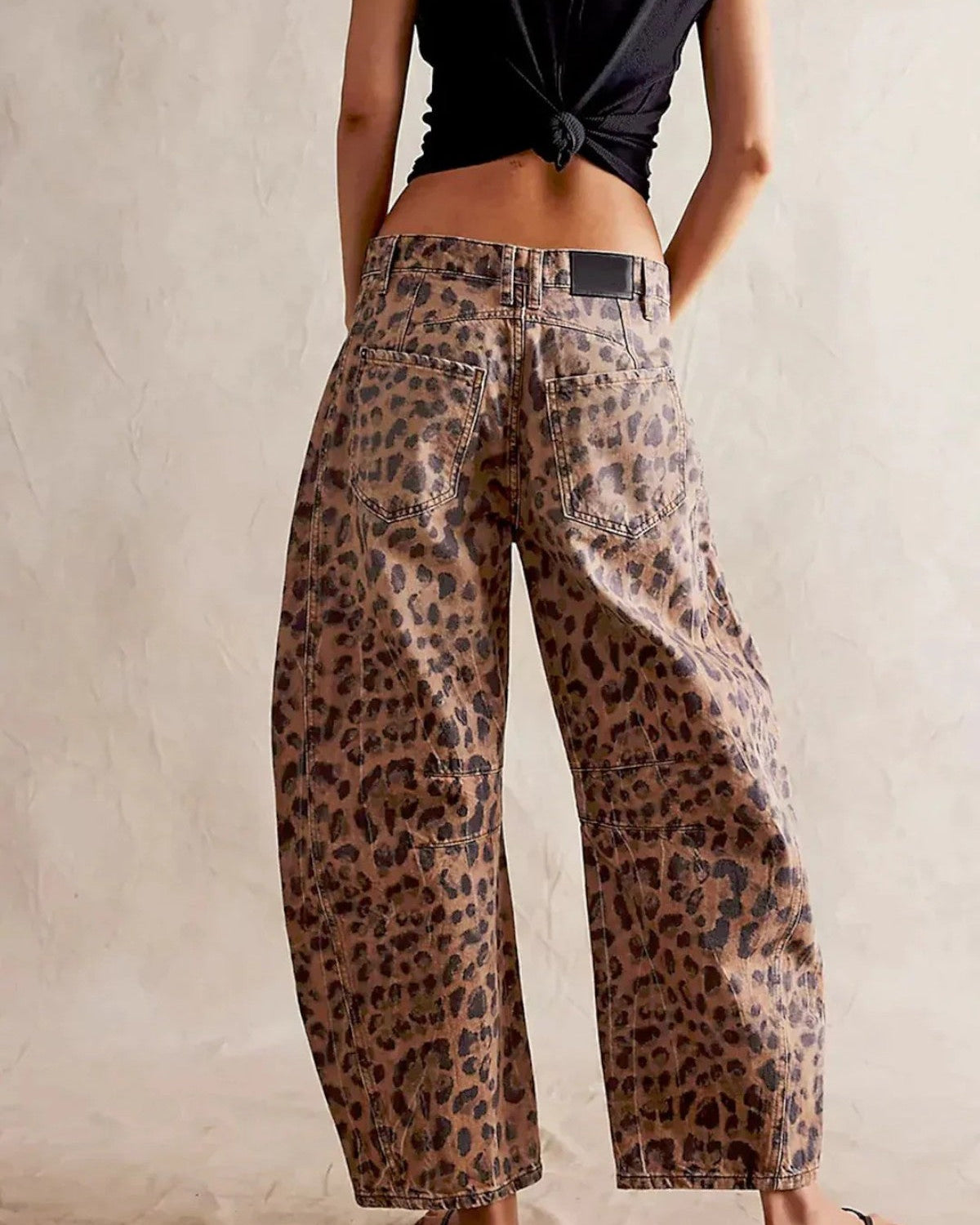 Bold Oversized Jeans – Effortless, Trend-Forward Denim