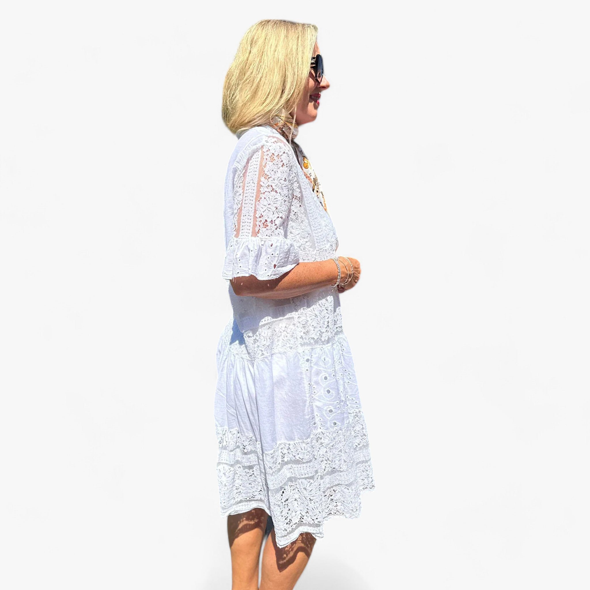 Women's Lace Dress – Modern elegance with fine details