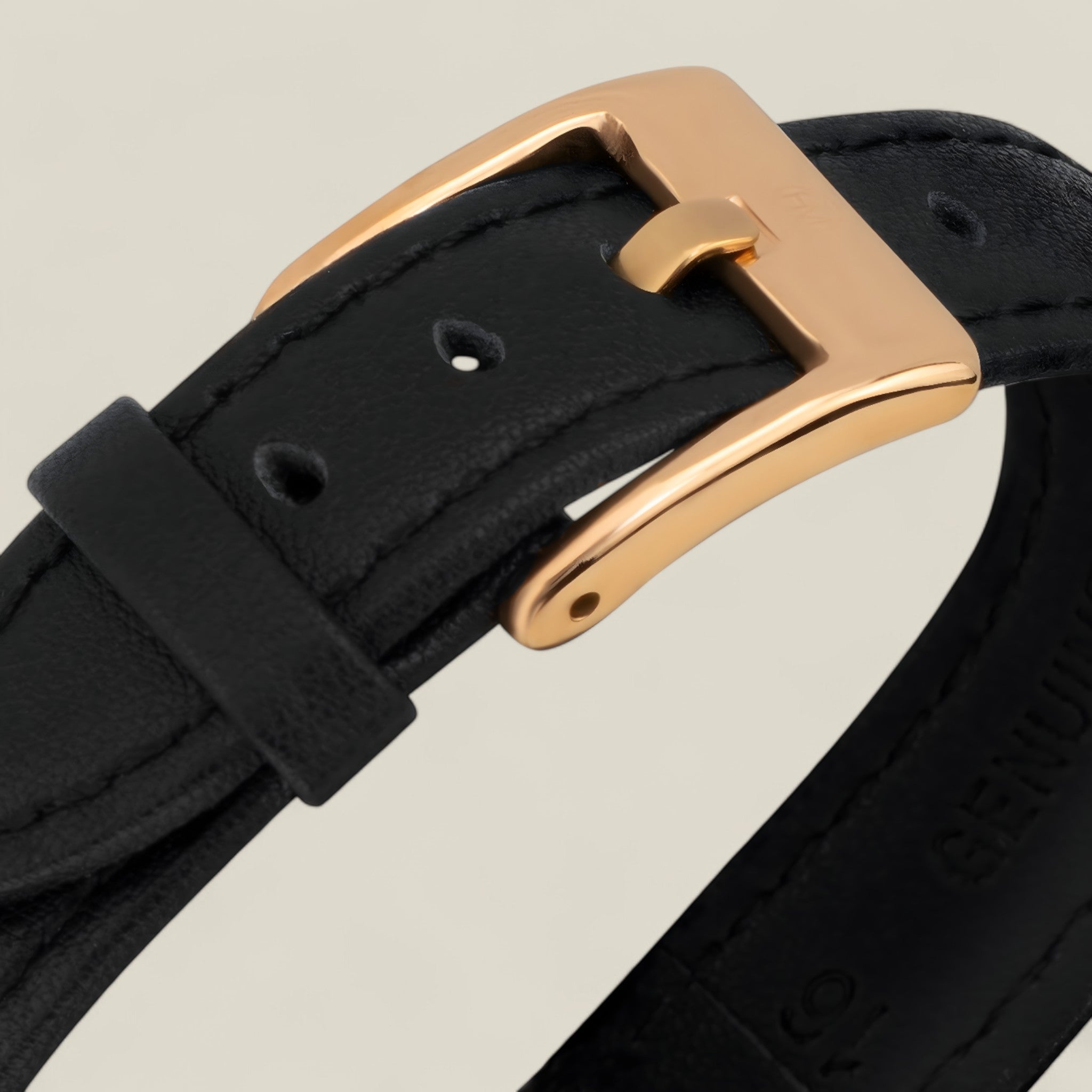 Clea | Montre pour femme - design carré raffiné