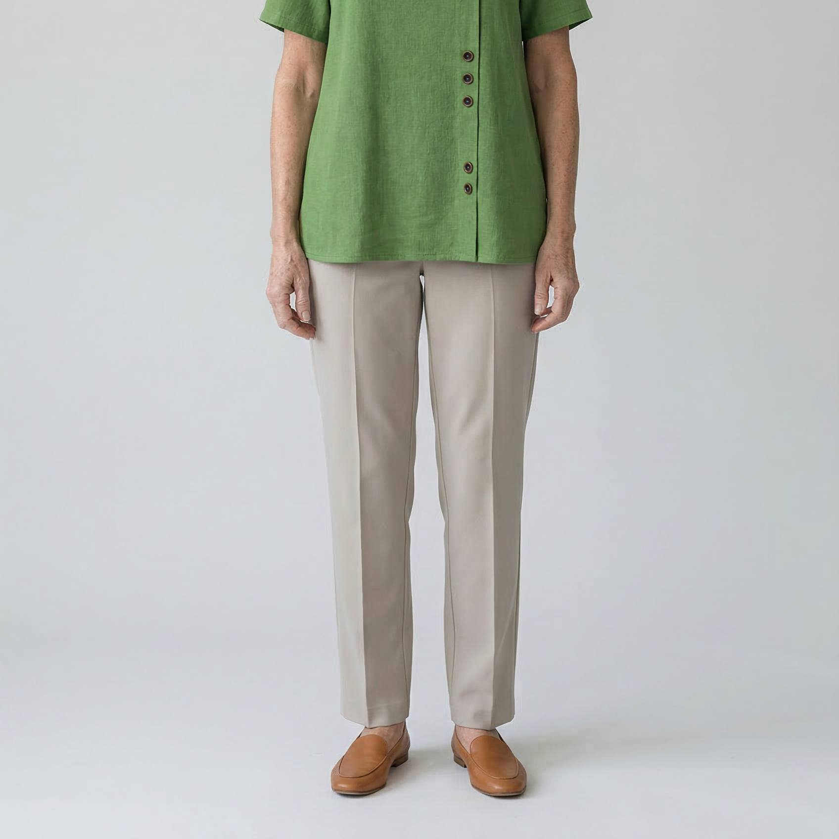 Elegant Women's Linen Blouse with Button-Front Closure