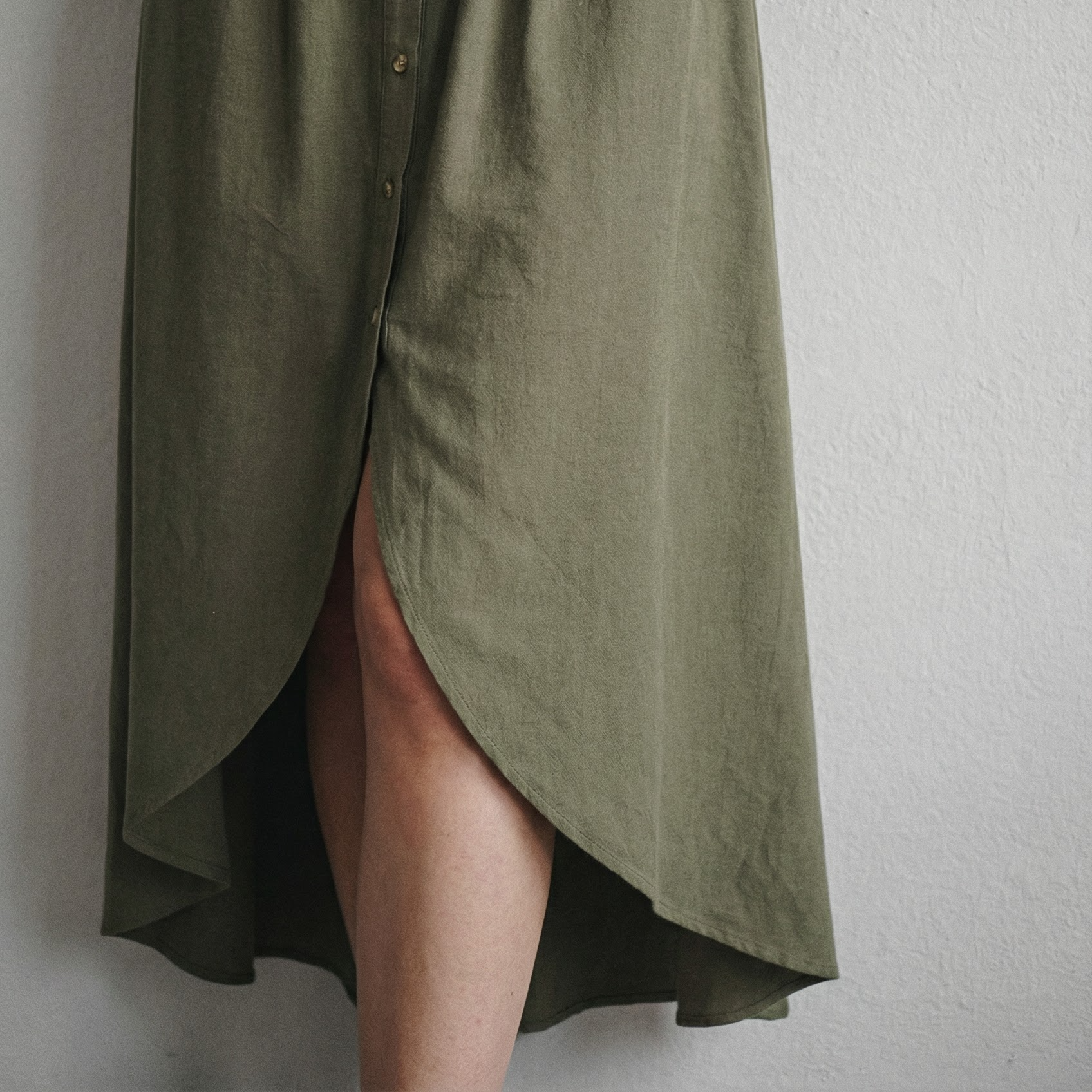 Soléane - Sophisticated Pleated Dress for a Timeless, Elegant Look