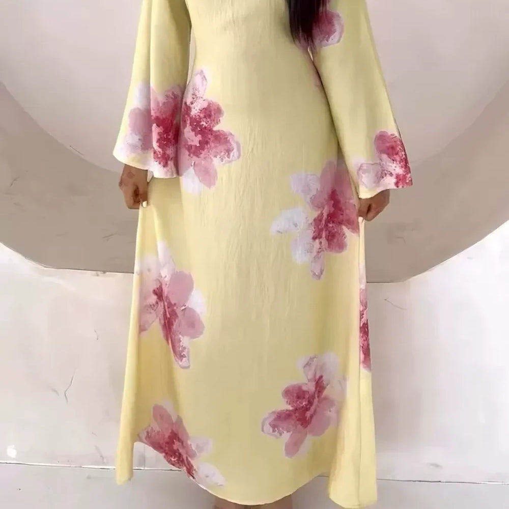Long Printed Dress with Adjustable Waist for an Elegant Silhouette