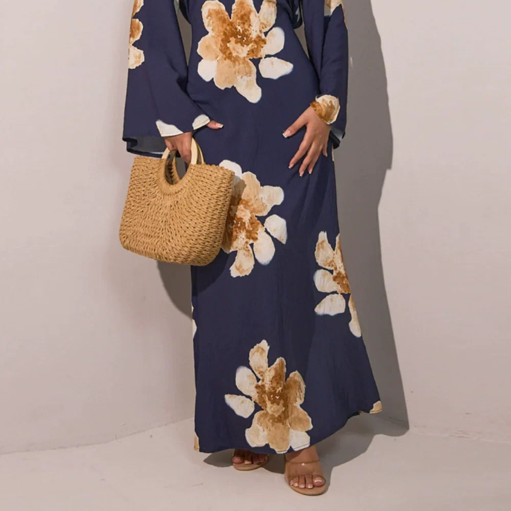 Long Printed Dress with Adjustable Waist for an Elegant Silhouette