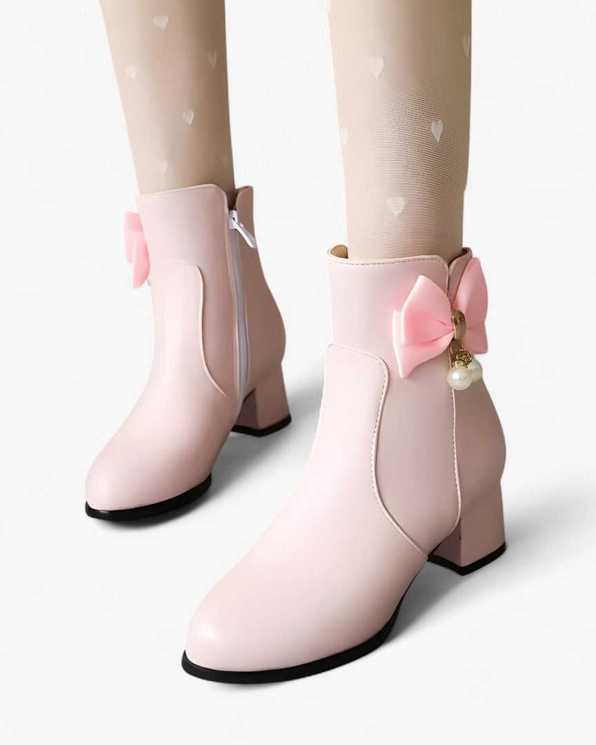 Chic Bow-Accent Heeled Ankle Boots for Plus Sizes - White