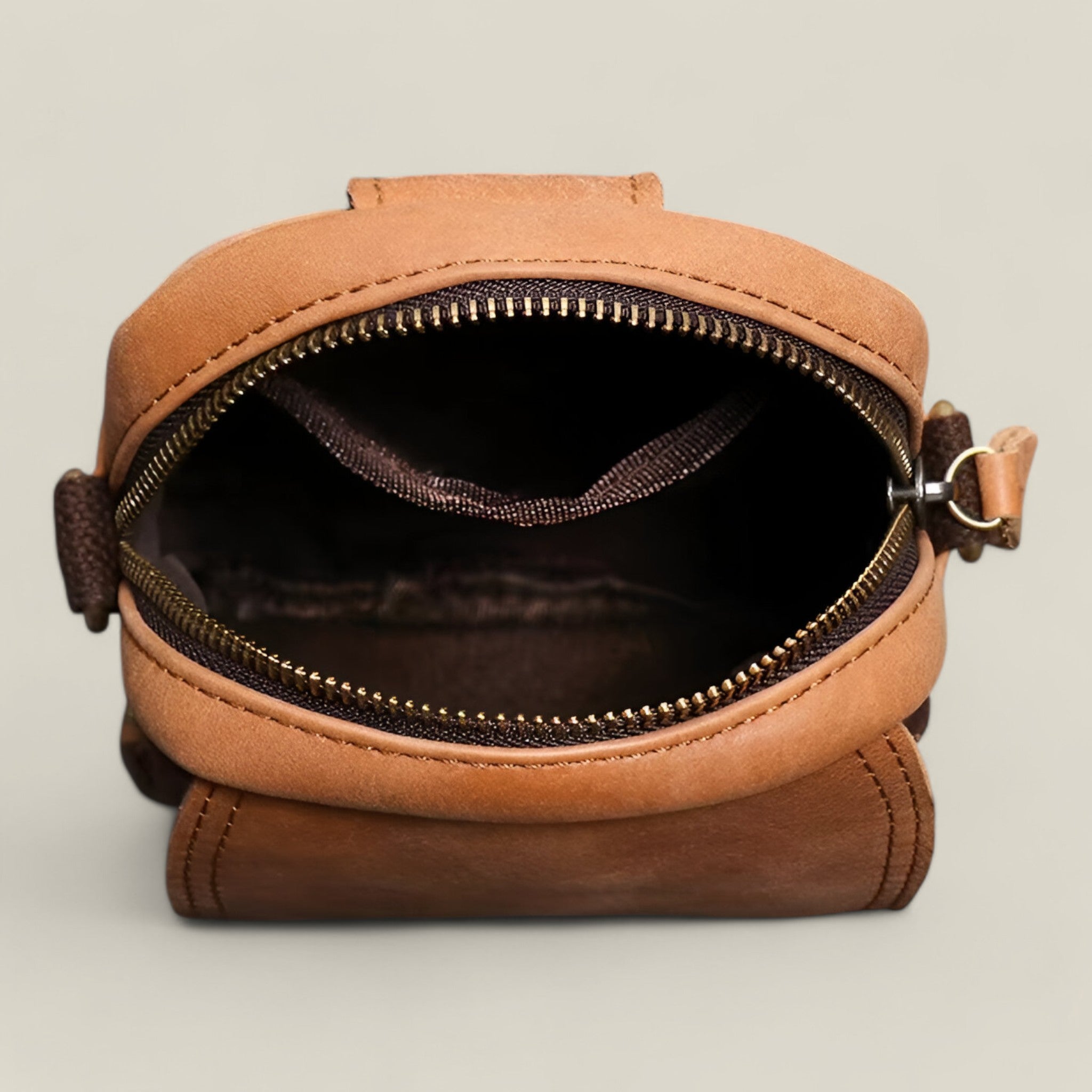 Henry | Sac rétro en cuir de vache - Léger et pratique