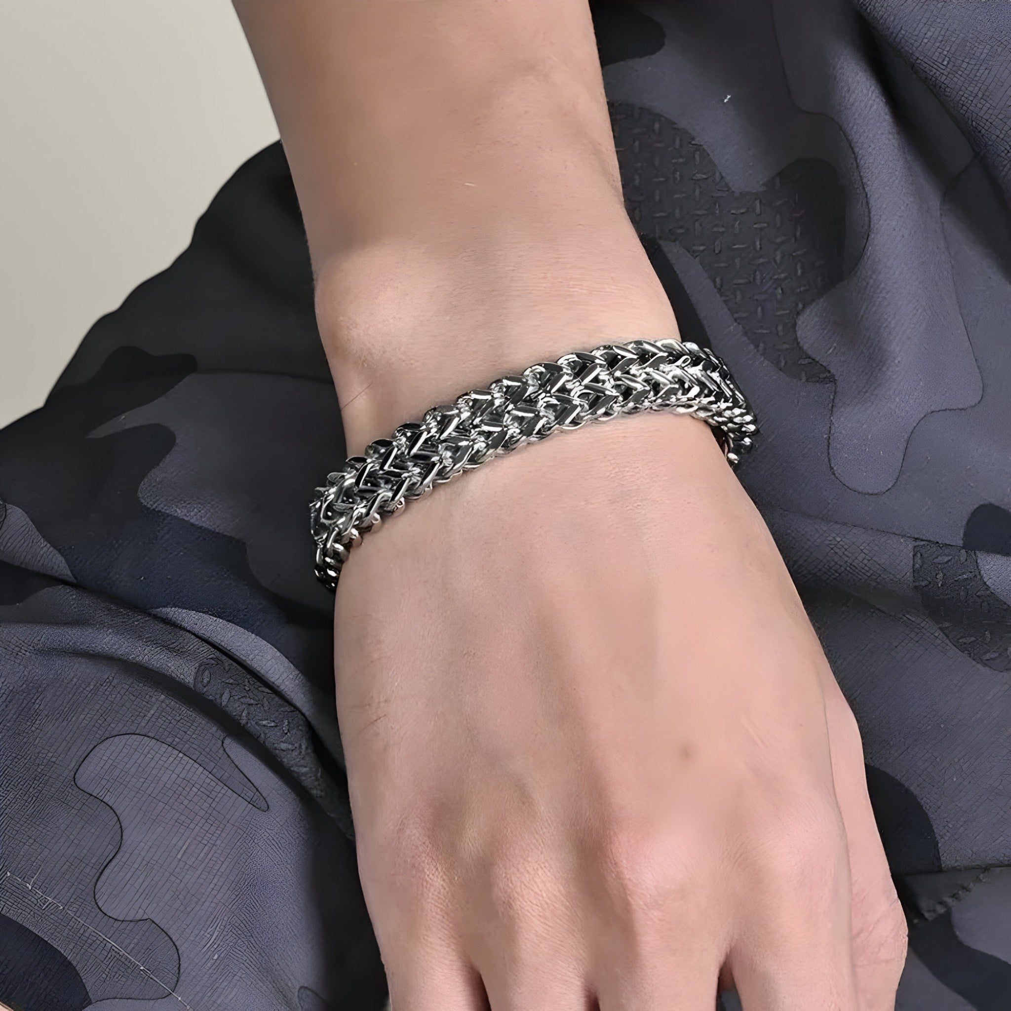 Yanis | Bracelet en acier inoxydable- Élégant et masculin