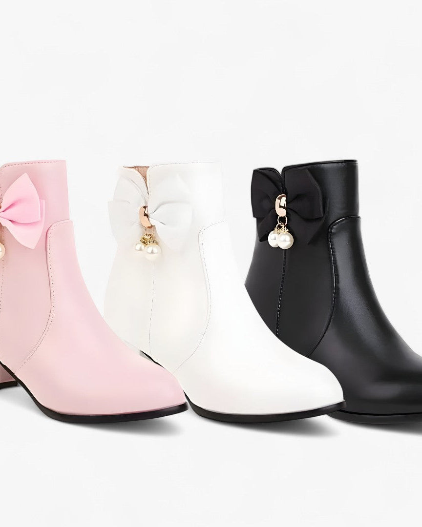 Chic Bow-Accent Heeled Ankle Boots for Plus Sizes - White