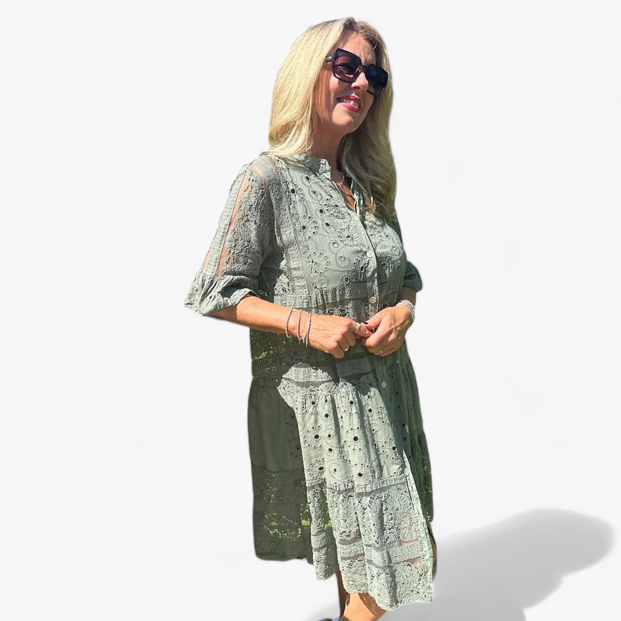 Women's Lace Dress – Modern elegance with fine details