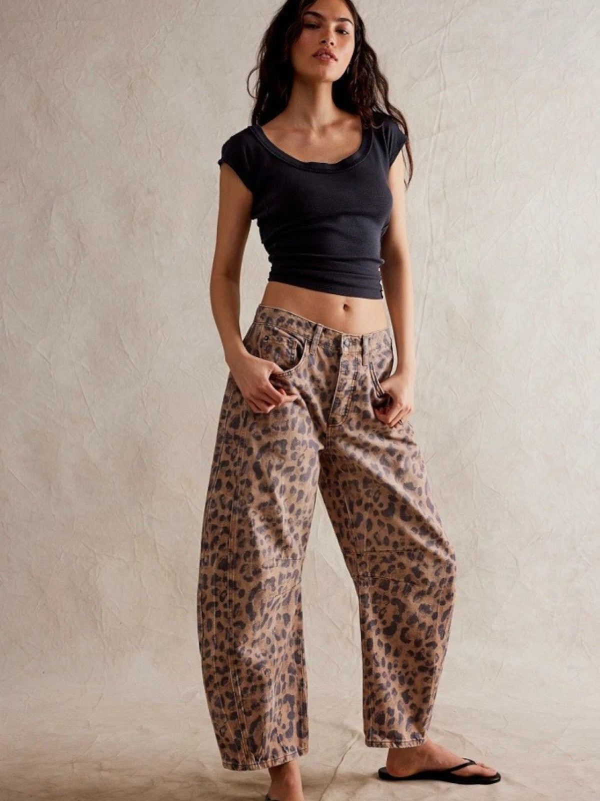 Bold Oversized Jeans – Effortless, Trend-Forward Denim