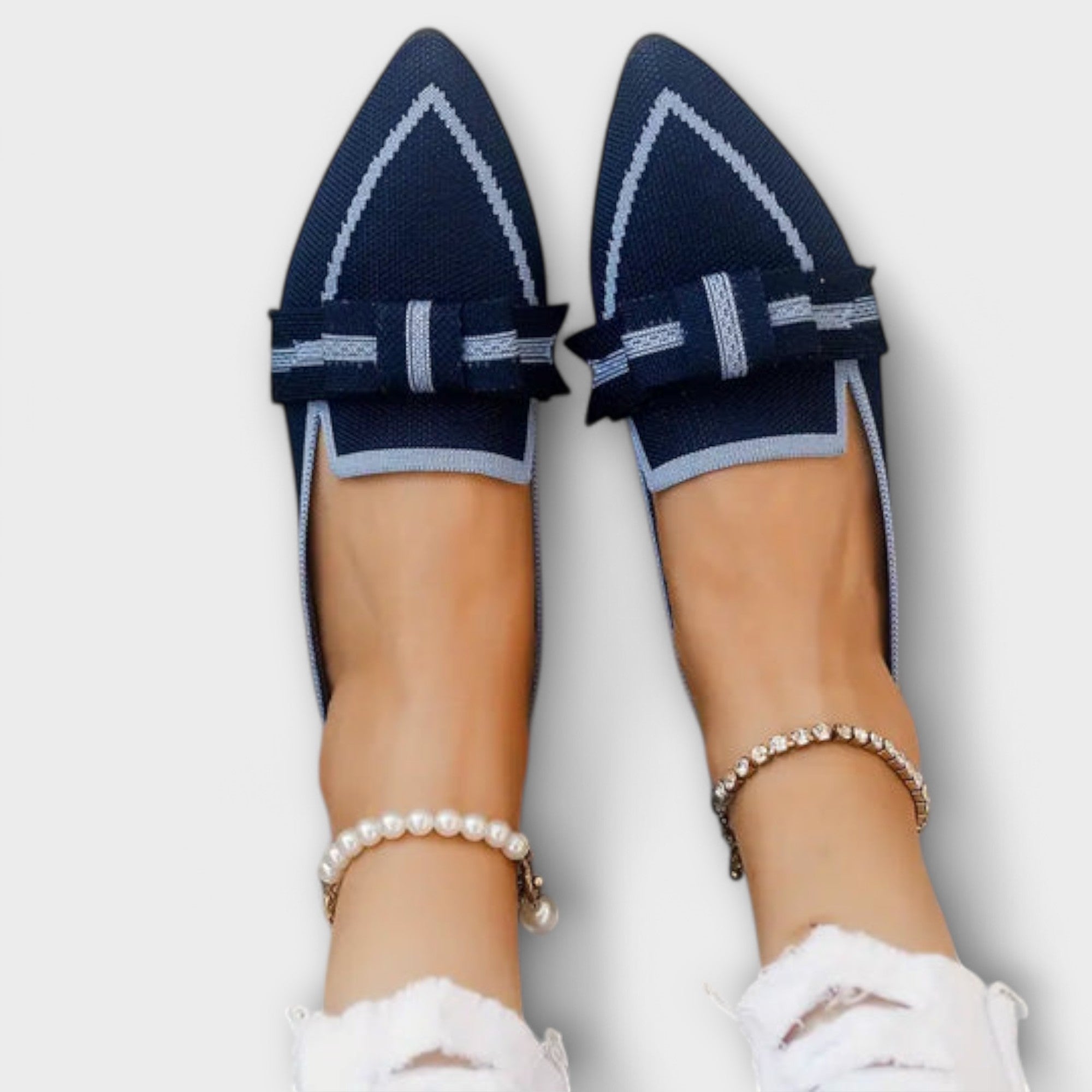 Women's Flat Shoes with Elegant Lace-Up Design