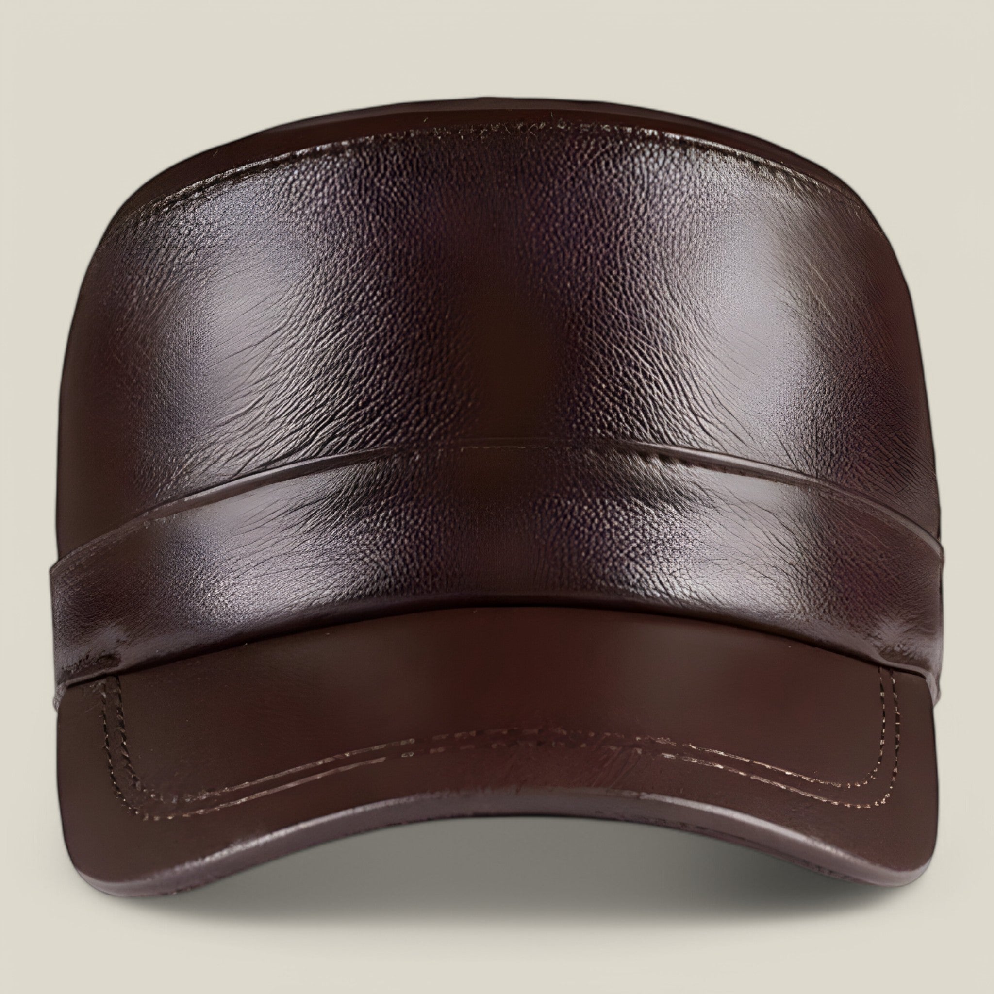 Oliver | Casquette plate en cuir véritable.