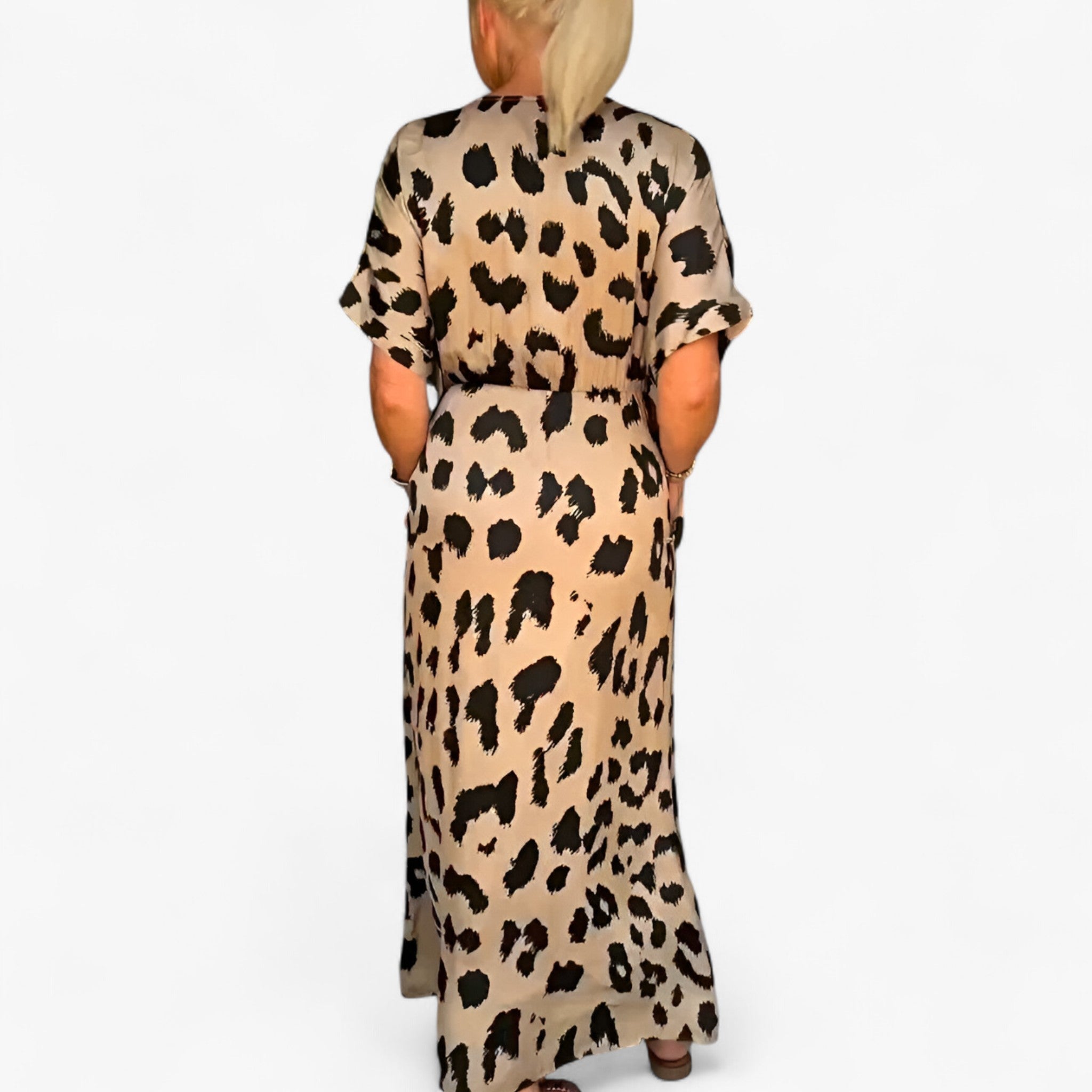 Women's Leopard Print Maxi Dress – Elegant, flattering and comfortable