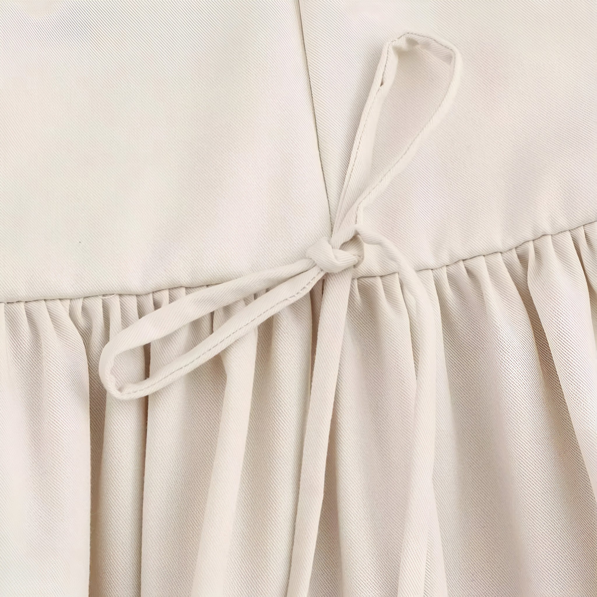 Serena | Mini robe plissée - Tendance et sophistication