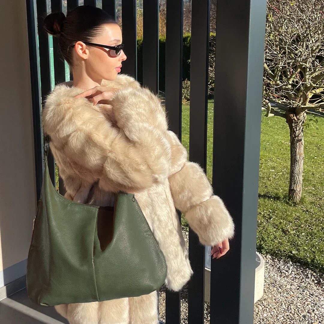 Chic Women's Hobo Bag - Elegant Everyday Essential